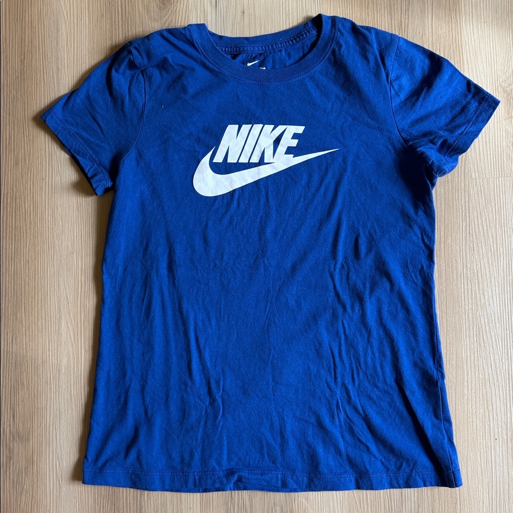 Women’s Nike Royal Blue Short Sleeve Classic Tee Small